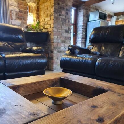 2 bed Apartment to rent Image 6