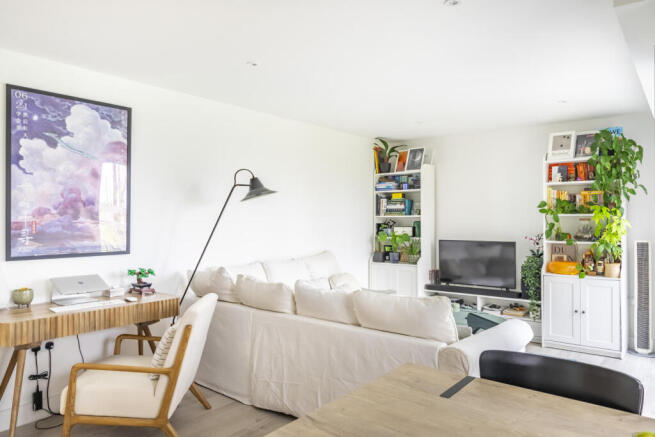 2 bed Apartment for sale Image 5