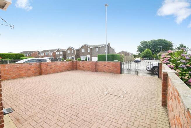 2 bed Detached Bungalow for sale Image 10