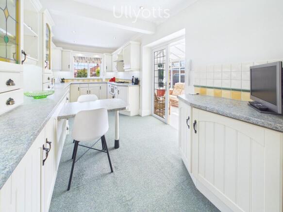 2 bed Semi-Detached Bungalow for sale Image 5