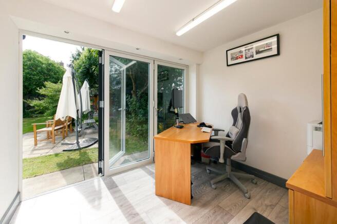 3 bed Semi-Detached for sale Image 9