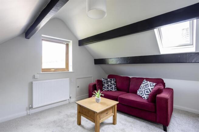 1 bed Detached to rent Image 4