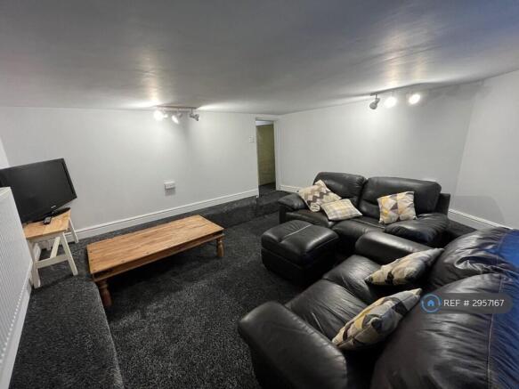 3 bed End of Terrace to rent Image 6