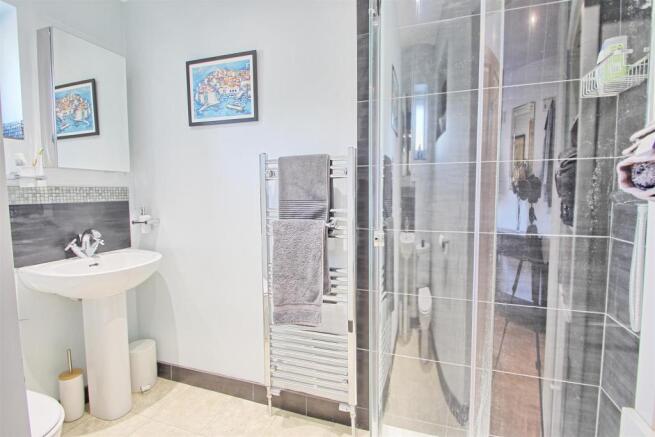 SHOWER ROOM