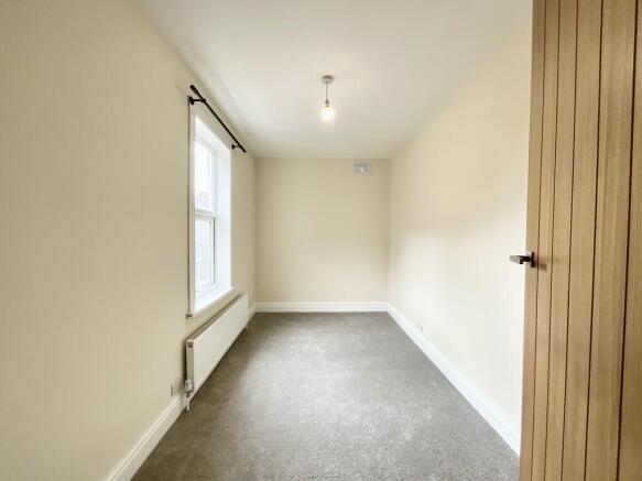 3 bed Terraced to rent Image 9