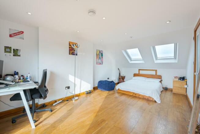 Photo 11