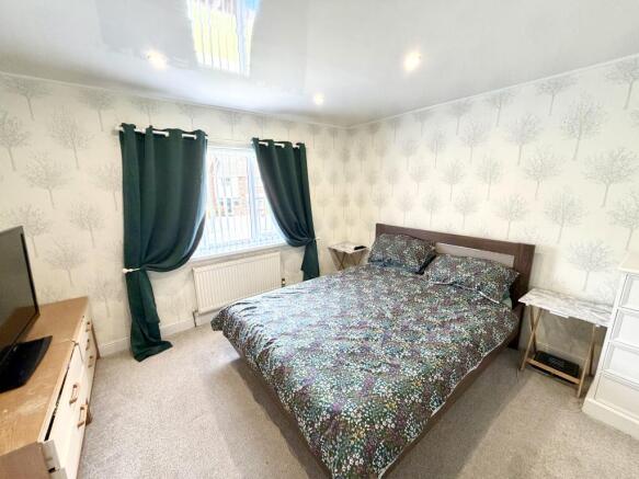 3 bed Terraced for sale Image 7
