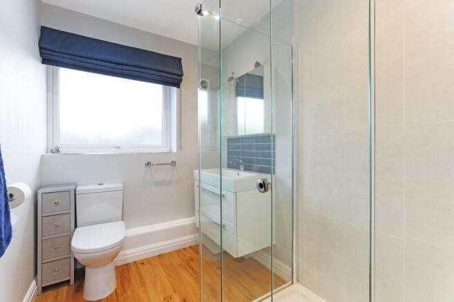 5 bed Detached for sale Image 9