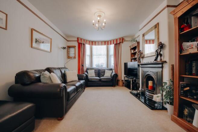 Pinner Road, Watford, WD19 photo 4