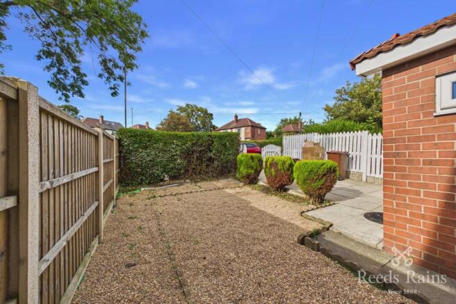 3 bed Semi-Detached to rent Image 12