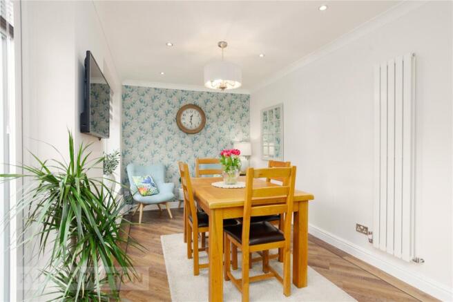 4 bed Semi-Detached for sale Image 8