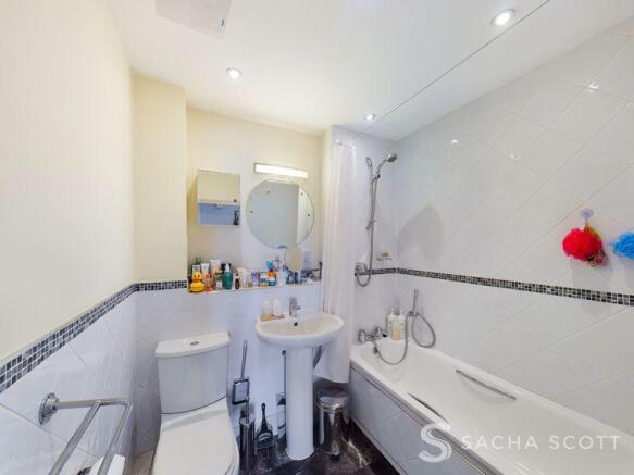 Family Bathroom 
