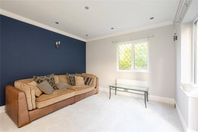 4 bed Detached for sale Image 10