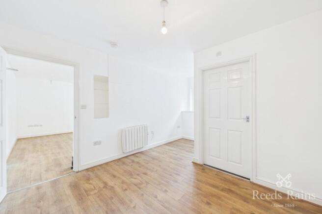 1 bed Apartment to rent Image 6