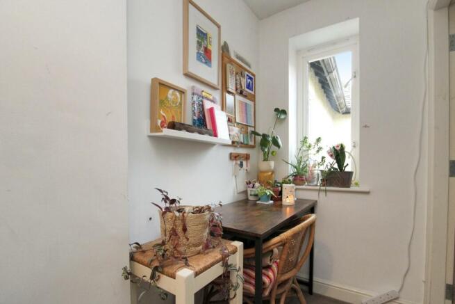 1 bed Flat for sale Image 5
