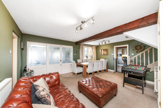 5 bed Detached for sale Image 5