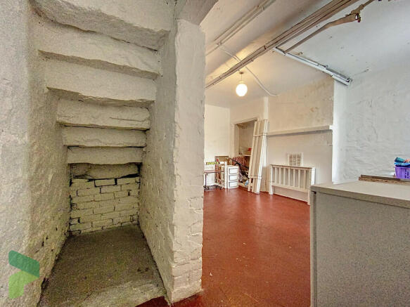 Photo 33