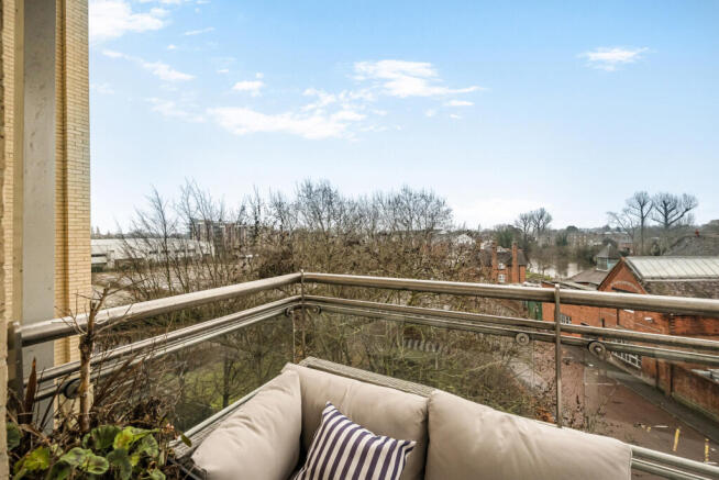 1409953-12-698b04...