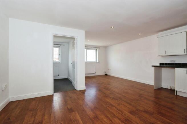 9 bed Apartment for sale Image 6