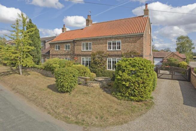 5 bed Country House for sale Image 5