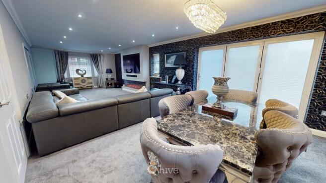4 bed Detached for sale Image 7