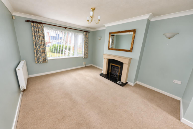 OPEN PLAN LOUNGE