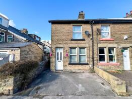 2, Kings Road, Fairfield, Buxton SK17 7NF