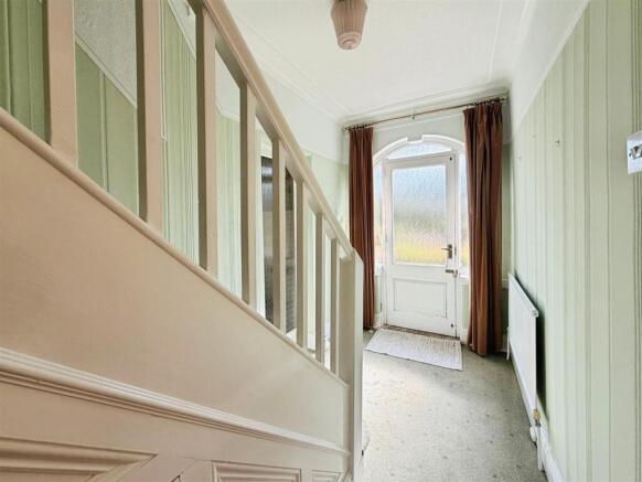 3 bed Semi-Detached for sale Image 2