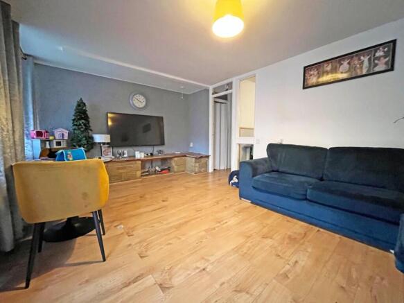 Lounge1.jpg
