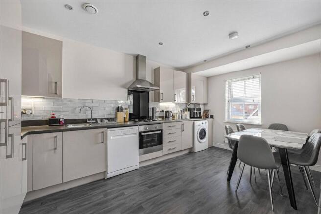 Kitchen/Dining Area