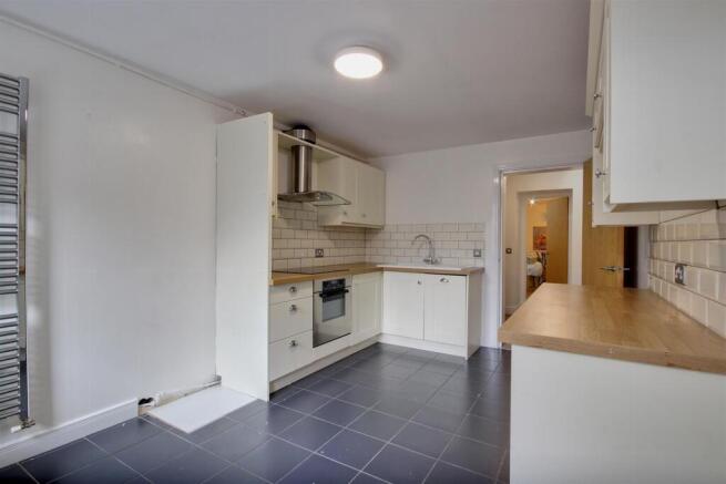 2 bed Apartment for sale Image 4