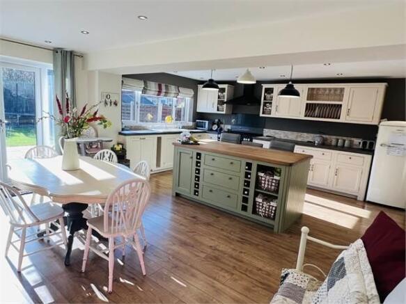 Dining kitchen