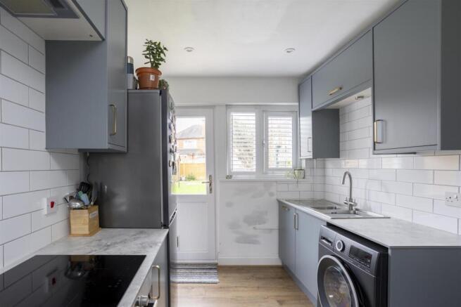 3 bed Terraced for sale Image 9
