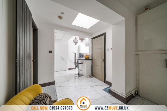 3 bed Semi-Detached for sale Image 8