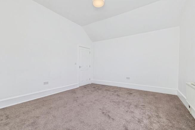 3 bed Terraced for sale Image 12