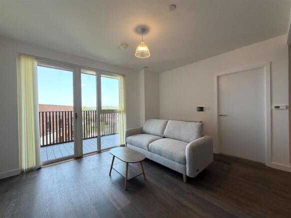 Living Area pic 3.jpeg