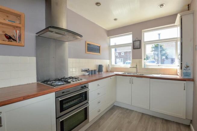 Kitchen 1.jpg