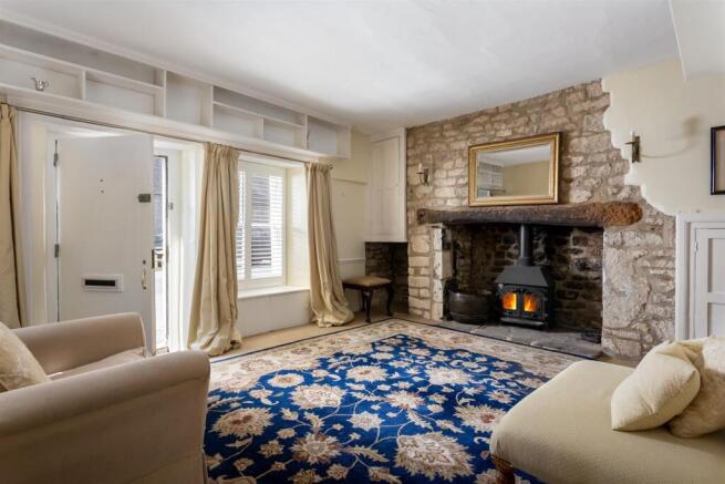 12 - Kates Cottage - GL54 3HE - Web - v2.jpg