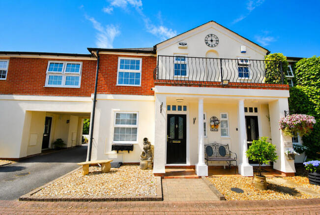 3 bed Town House for sale Image 7