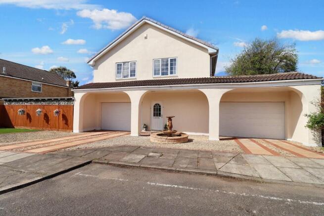 4 bed Detached for sale Image 4