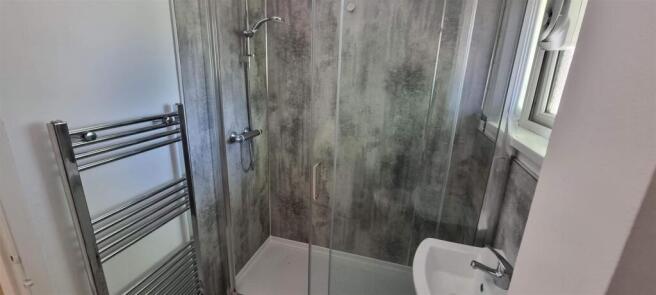 Whinney Hill bathroom (2).jpg