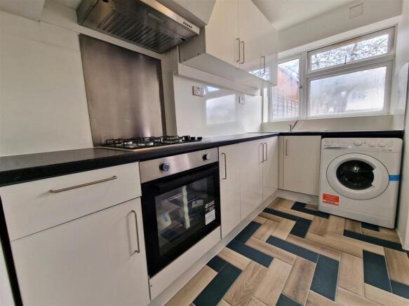 Kitchen 1.jpg