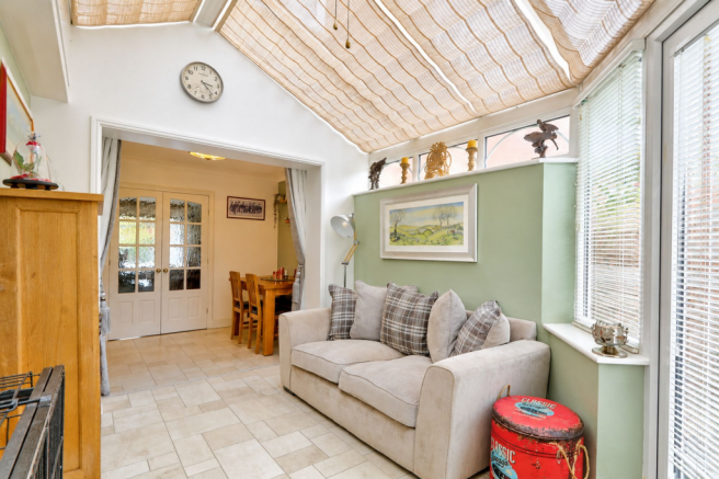 4 bed Semi-Detached for sale Image 9