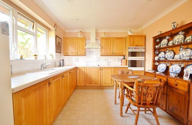 Kitchen / Breakfast 