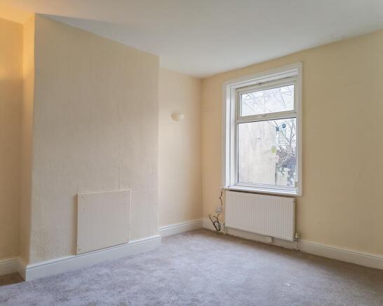 BB11 3LF 100 Dall Street Burnley Living Room2 01 T202601292010.jpg