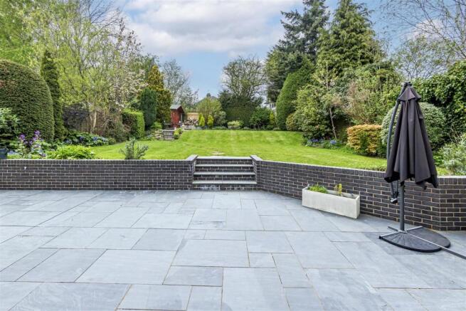 Rear Garden 2 STEV4056.jpg