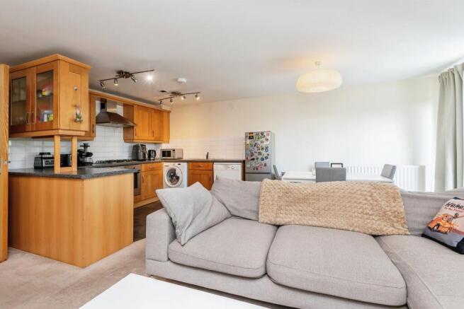 2 bed Apartment for sale Image 5