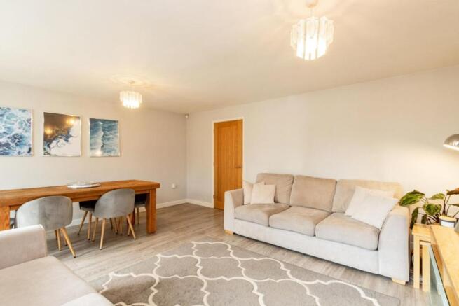 Lounge/Dining Room