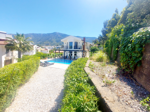 Large Gardens
