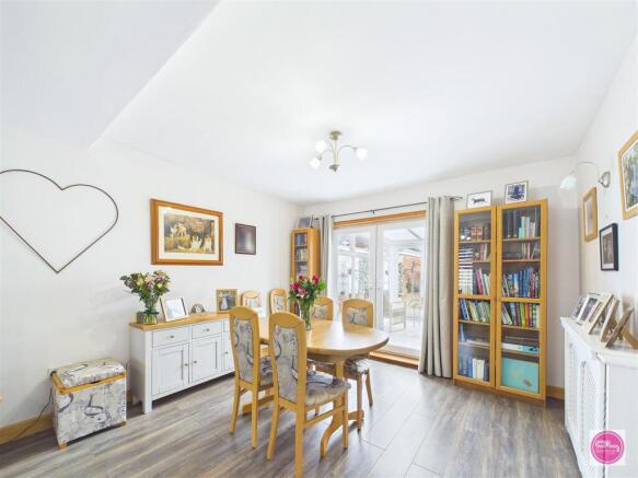 Bass's Cresent, Castle Gresley (1).jpg